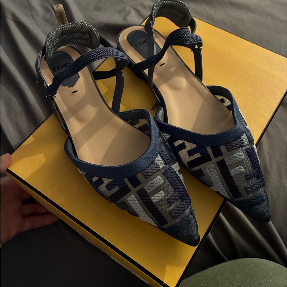 Fendi Women's Navy and Gray Patterned Flats